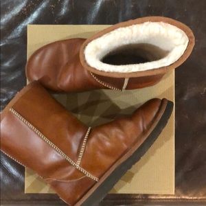 UGG Classic Short Leather Boot in Chestnut